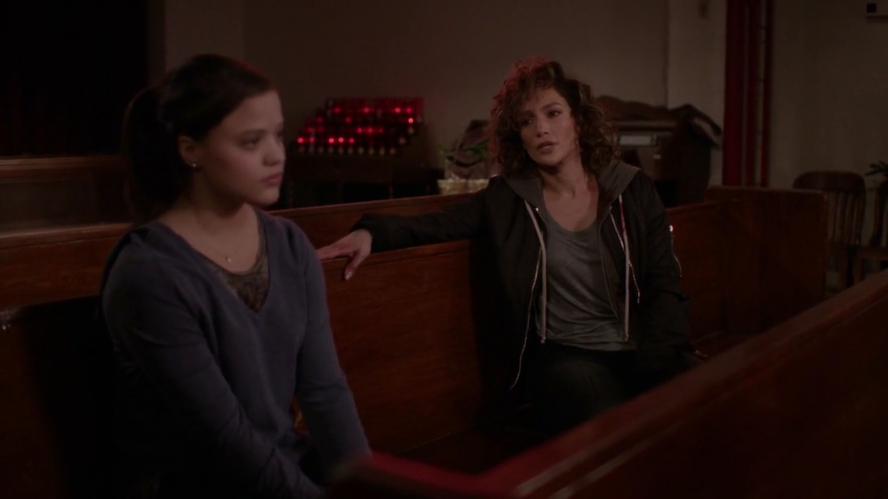 Charmed-Online-dot-nl_ShadesOfBlue2x09-2094.jpg