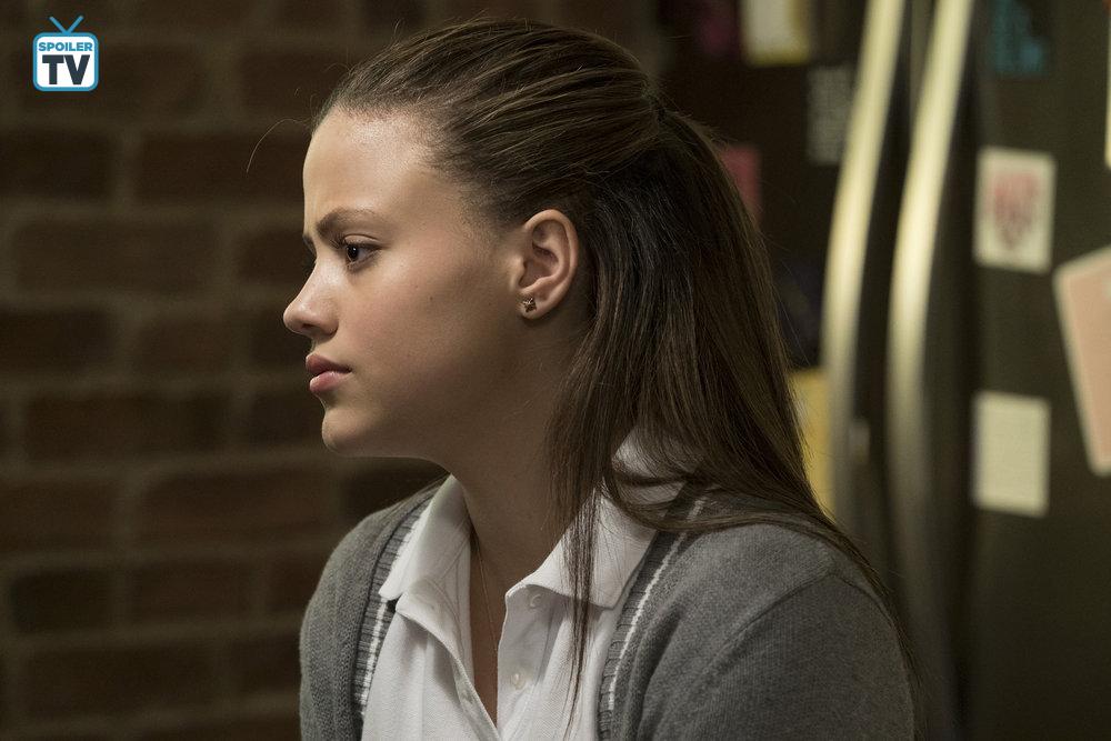 3x03-004.jpg