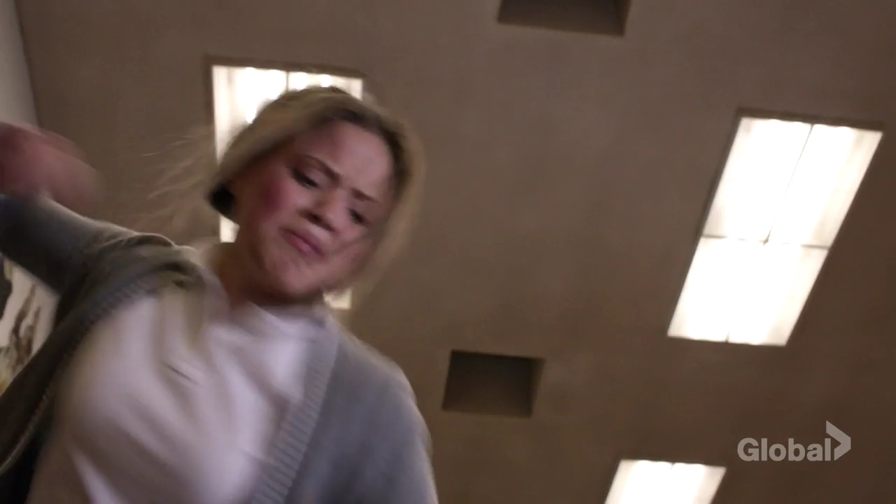 Charmed-Online-dot-nl_ShadesOfBlue3x02-0188.jpg