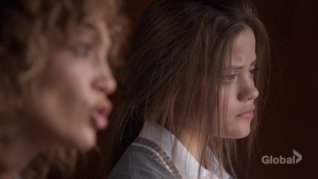 Charmed-Online-dot-nl_ShadesOfBlue3x02-0335.jpg