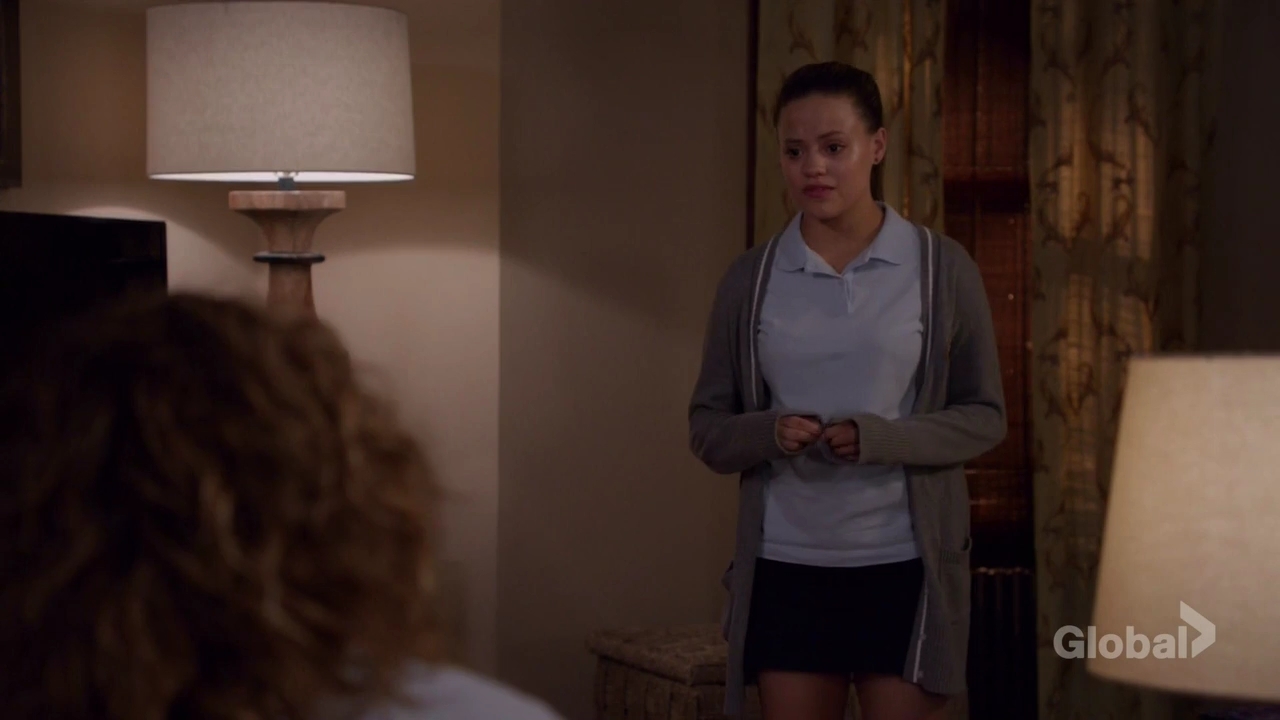 Charmed-Online-dot-nl_ShadesOfBlue3x05-2014.jpg