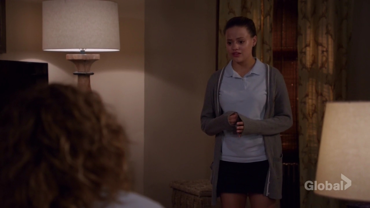 Charmed-Online-dot-nl_ShadesOfBlue3x05-2015.jpg