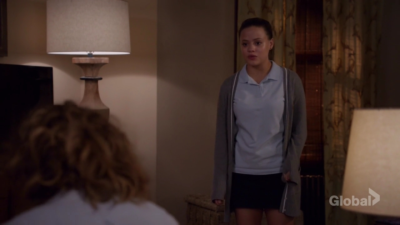 Charmed-Online-dot-nl_ShadesOfBlue3x05-2021.jpg