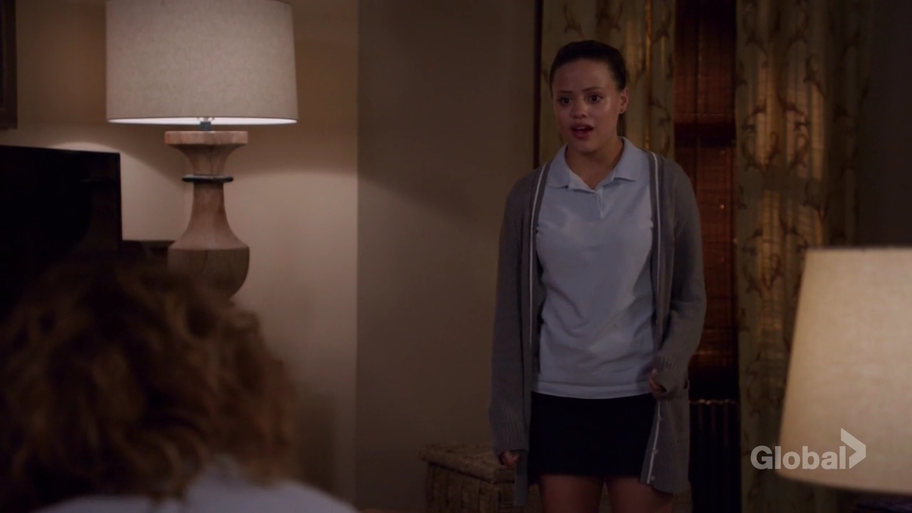 Charmed-Online-dot-nl_ShadesOfBlue3x05-2022.jpg