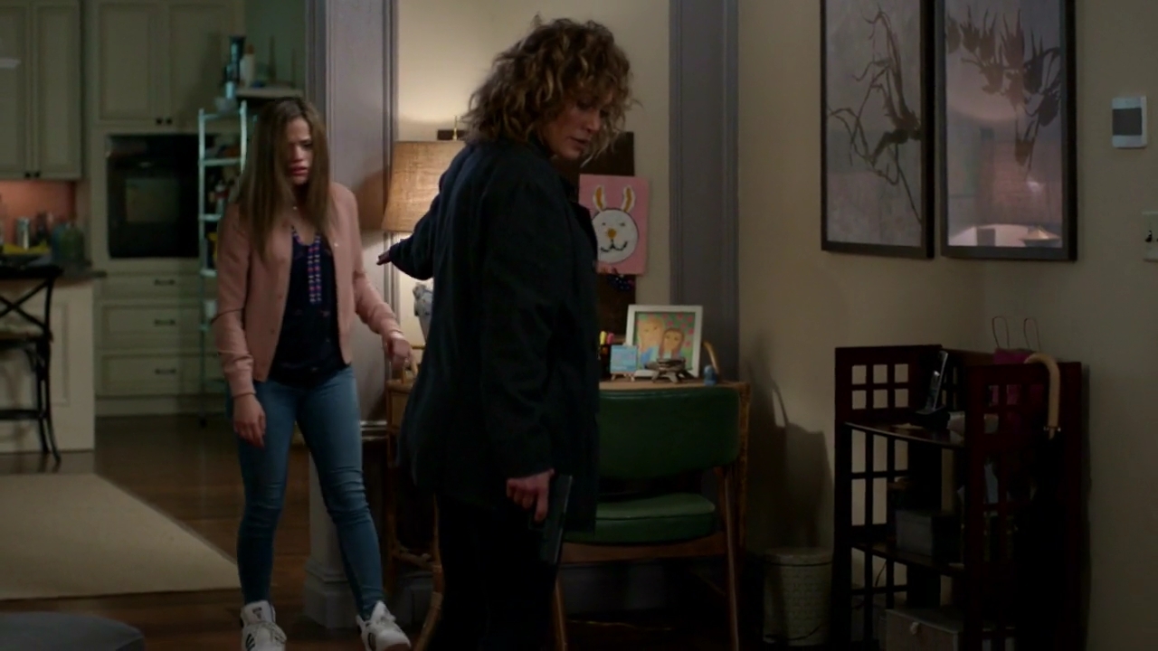 Charmed-Online-dot-nl_ShadesOfBlue3x09-2185.jpg