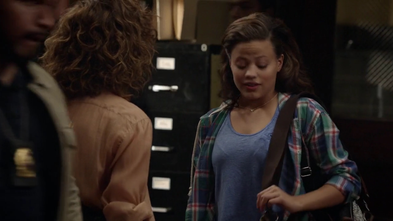 Charmed-Online-dot-nl_ShadesOfBlue1x02-1177.jpg