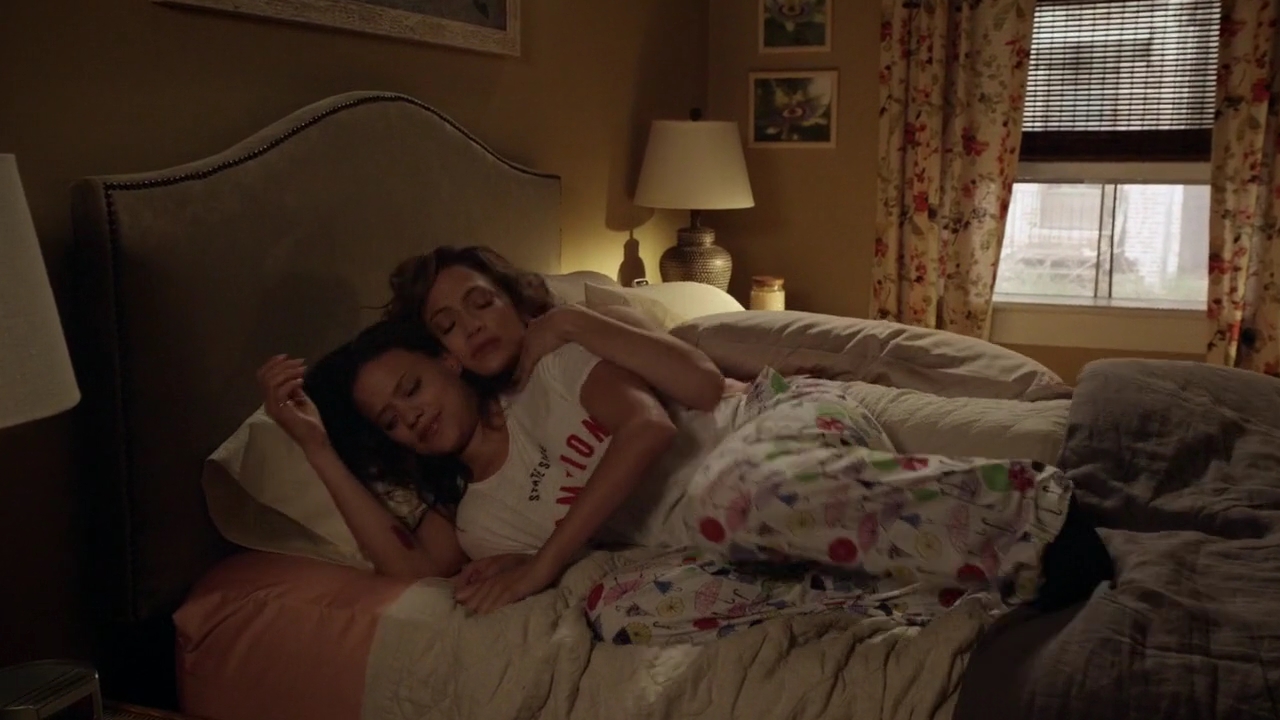 Charmed-Online-dot-nl_ShadesOfBlue1x03-2533.jpg