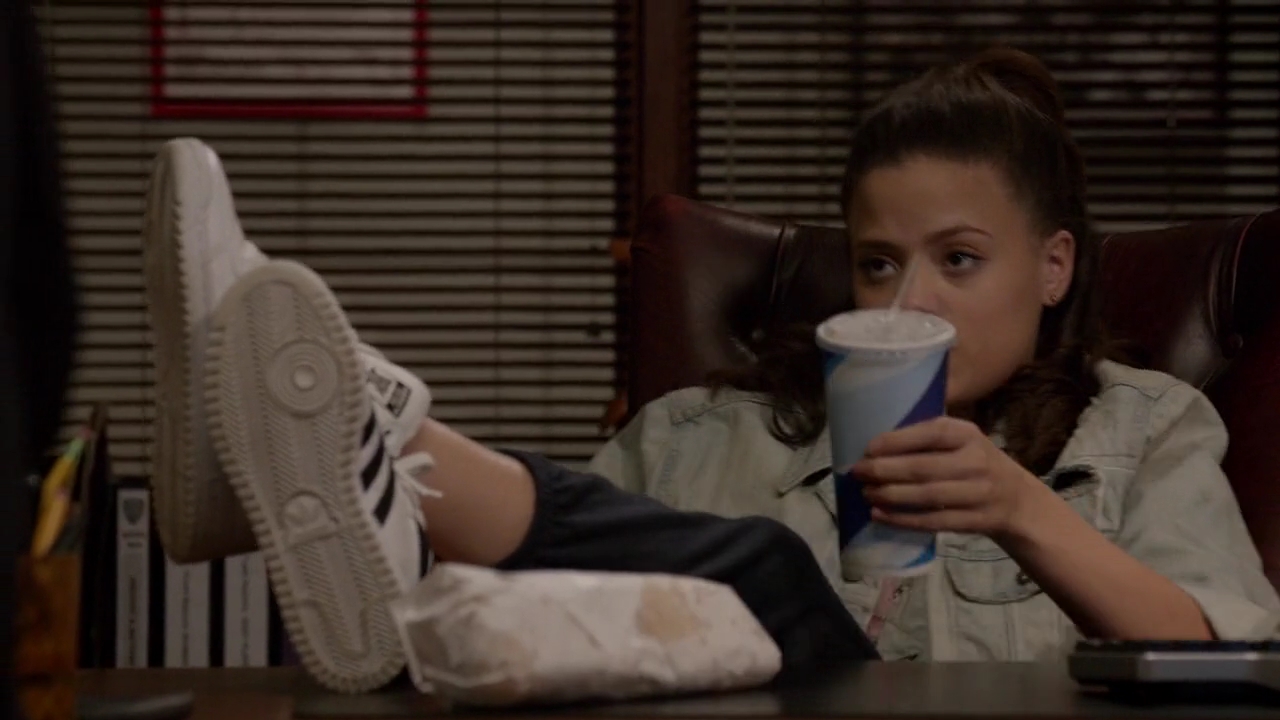 Charmed-Online-dot-nl_ShadesOfBlue1x13-1249.jpg