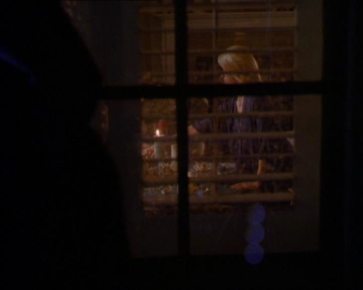 Charmed-Online_dot_net-1x01SomethingWiccaThisWayComes0049.jpg
