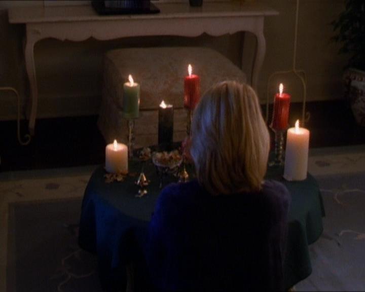 Charmed-Online_dot_net-1x01SomethingWiccaThisWayComes0087.jpg Charmed-Online_dot_net-1x01SomethingWiccaThisWayComes0087.jpg