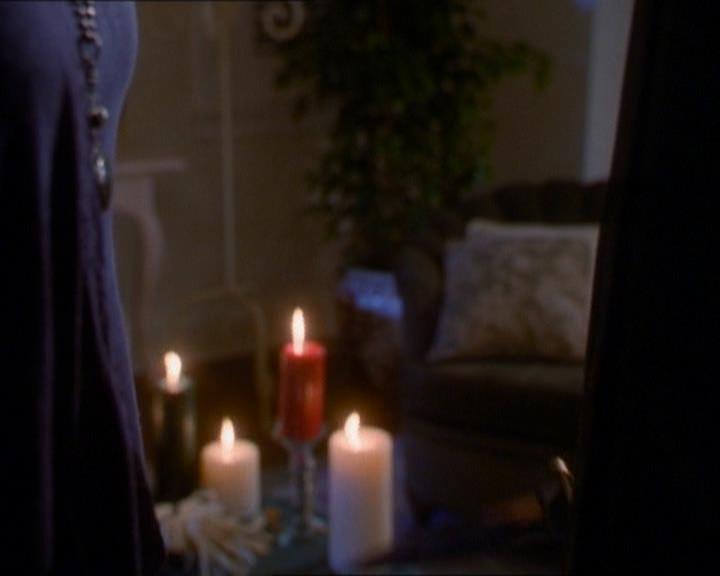 Charmed-Online_dot_net-1x01SomethingWiccaThisWayComes0098.jpg