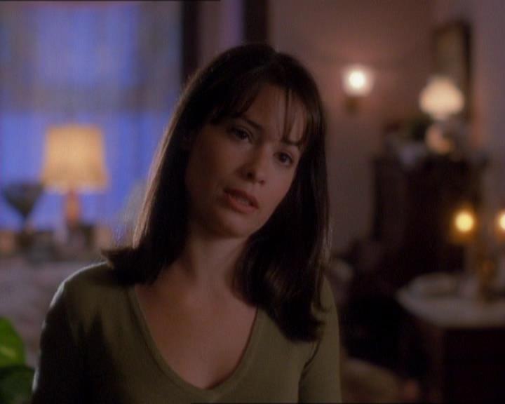 Charmed-Online_dot_net-1x01SomethingWiccaThisWayComes0140.jpg Charmed-Online_dot_net-1x01SomethingWiccaThisWayComes0140.jpg