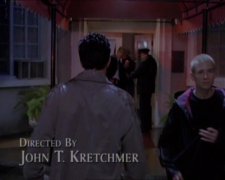 Charmed-Online_dot_net-1x01SomethingWiccaThisWayComes0297.jpg