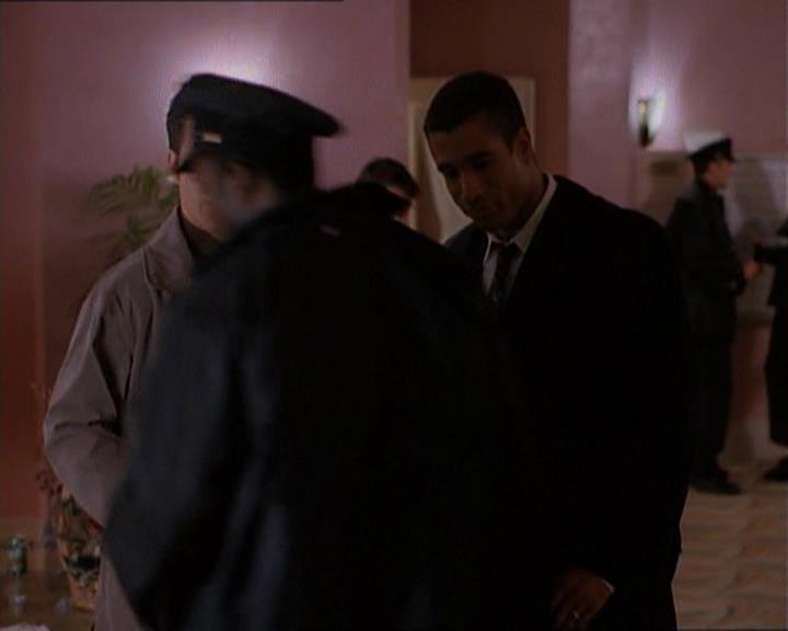 Charmed-Online_dot_net-1x01SomethingWiccaThisWayComes0314.jpg