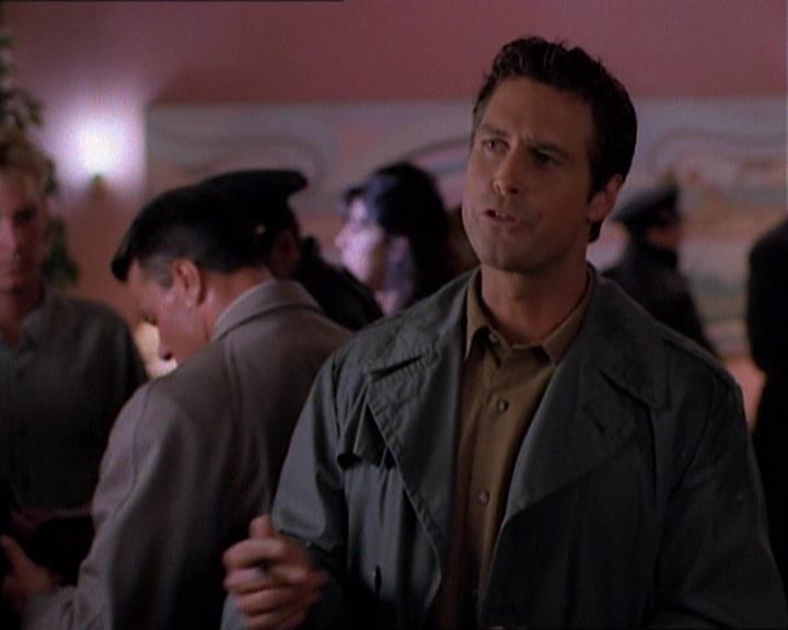 Charmed-Online_dot_net-1x01SomethingWiccaThisWayComes0370.jpg