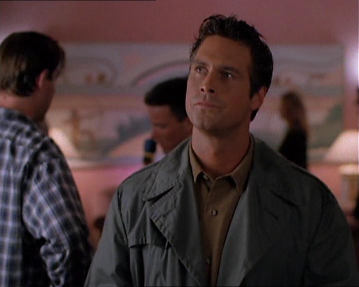 Charmed-Online_dot_net-1x01SomethingWiccaThisWayComes0378.jpg
