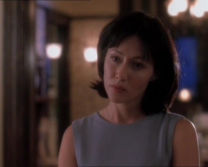 Charmed-Online_dot_net-1x01SomethingWiccaThisWayComes0502.jpg