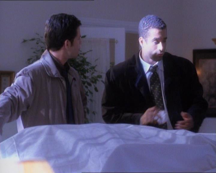 Charmed-Online_dot_net-1x01SomethingWiccaThisWayComes0602.jpg
