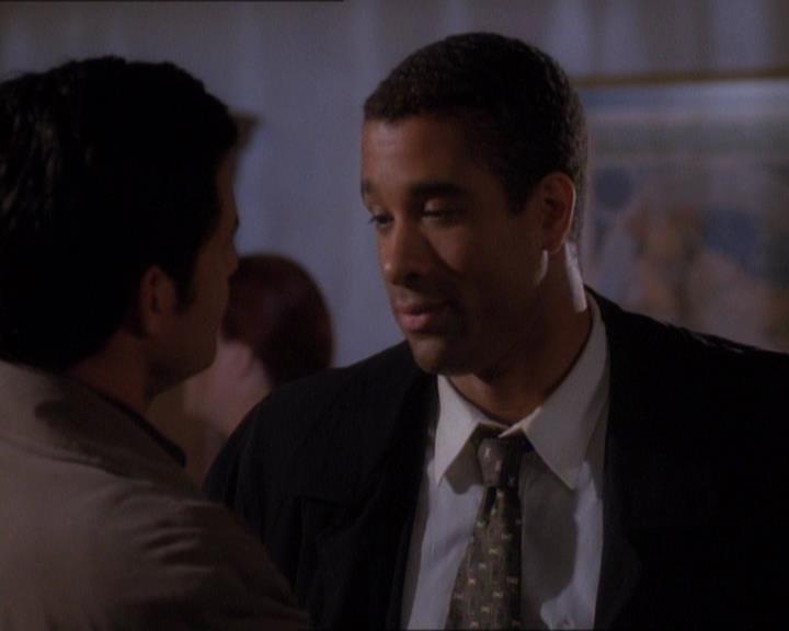 Charmed-Online_dot_net-1x01SomethingWiccaThisWayComes0623.jpg