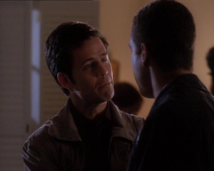 Charmed-Online_dot_net-1x01SomethingWiccaThisWayComes0631.jpg