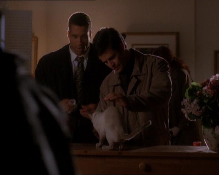 Charmed-Online_dot_net-1x01SomethingWiccaThisWayComes0649.jpg