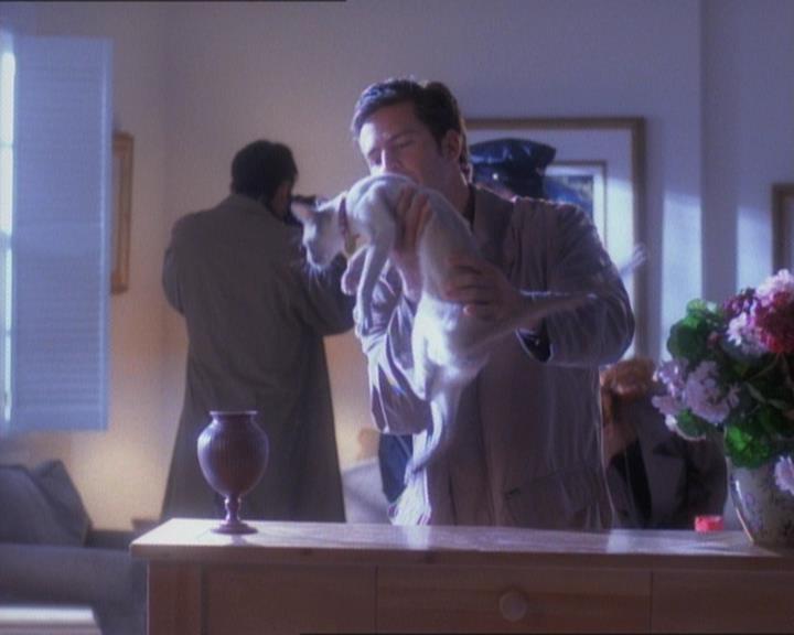 Charmed-Online_dot_net-1x01SomethingWiccaThisWayComes0656.jpg
