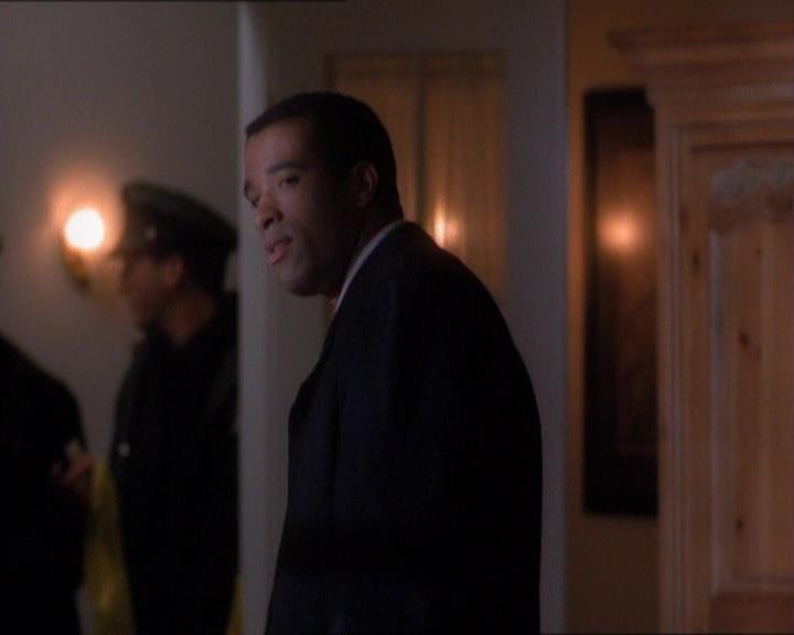 Charmed-Online_dot_net-1x01SomethingWiccaThisWayComes0658.jpg