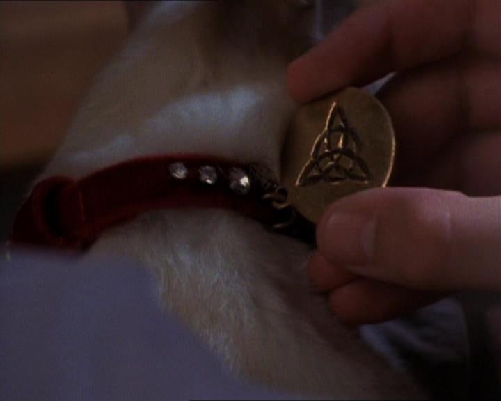 Charmed-Online_dot_net-1x01SomethingWiccaThisWayComes0662.jpg