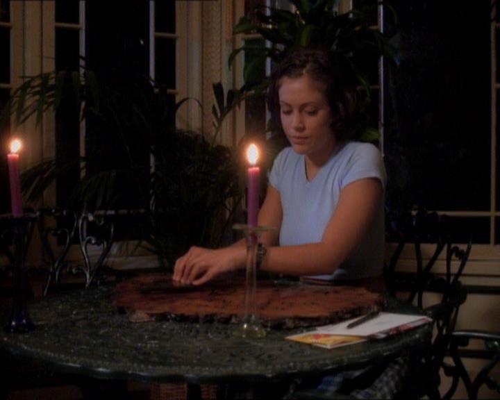 Charmed-Online_dot_net-1x01SomethingWiccaThisWayComes0690.jpg
