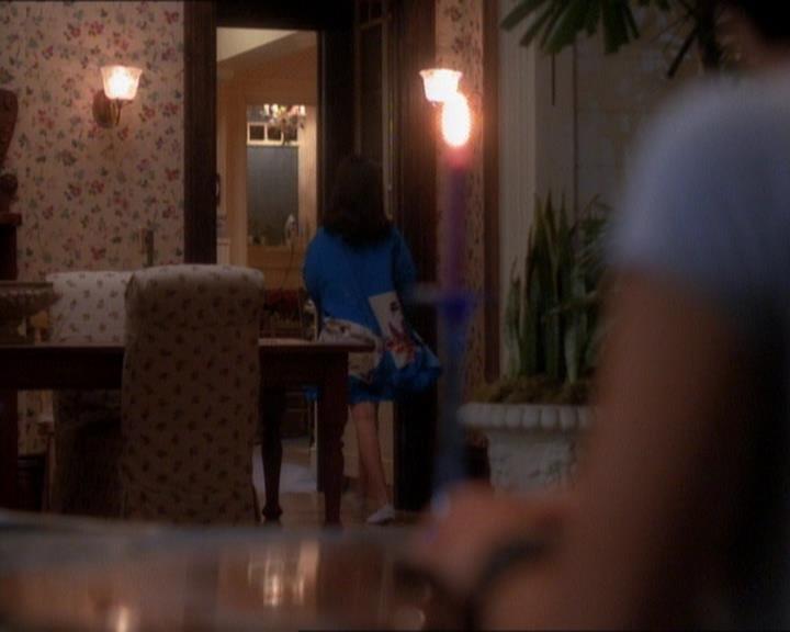 Charmed-Online_dot_net-1x01SomethingWiccaThisWayComes0695.jpg