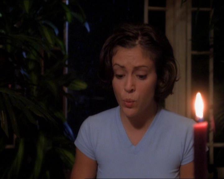 Charmed-Online_dot_net-1x01SomethingWiccaThisWayComes0736.jpg