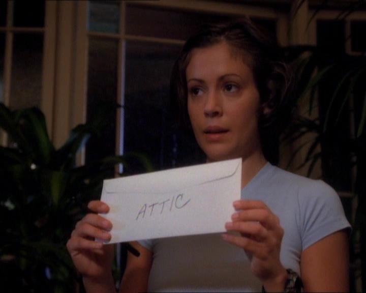 Charmed-Online_dot_net-1x01SomethingWiccaThisWayComes0758.jpg