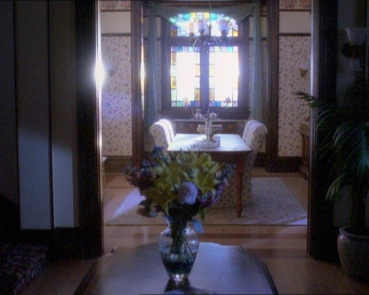 Charmed-Online_dot_net-1x01SomethingWiccaThisWayComes0764.jpg