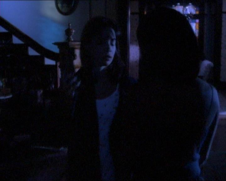 Charmed-Online_dot_net-1x01SomethingWiccaThisWayComes0788.jpg