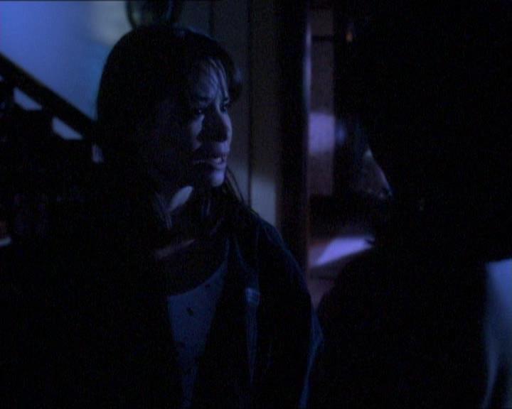 Charmed-Online_dot_net-1x01SomethingWiccaThisWayComes0793.jpg