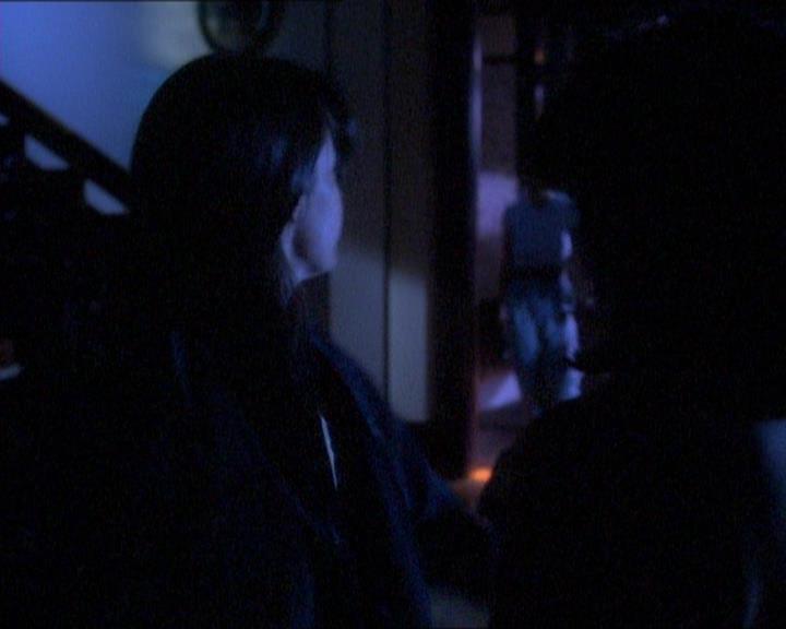 Charmed-Online_dot_net-1x01SomethingWiccaThisWayComes0796.jpg