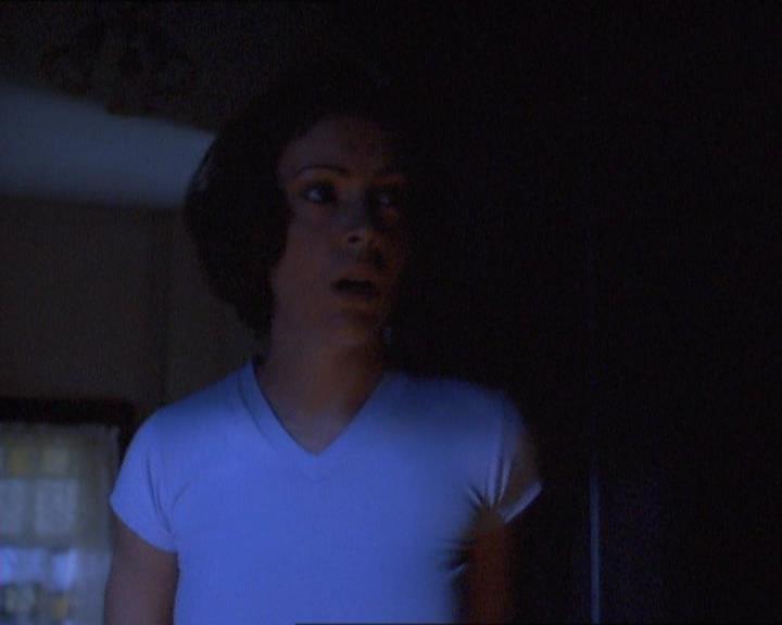 Charmed-Online_dot_net-1x01SomethingWiccaThisWayComes0852.jpg