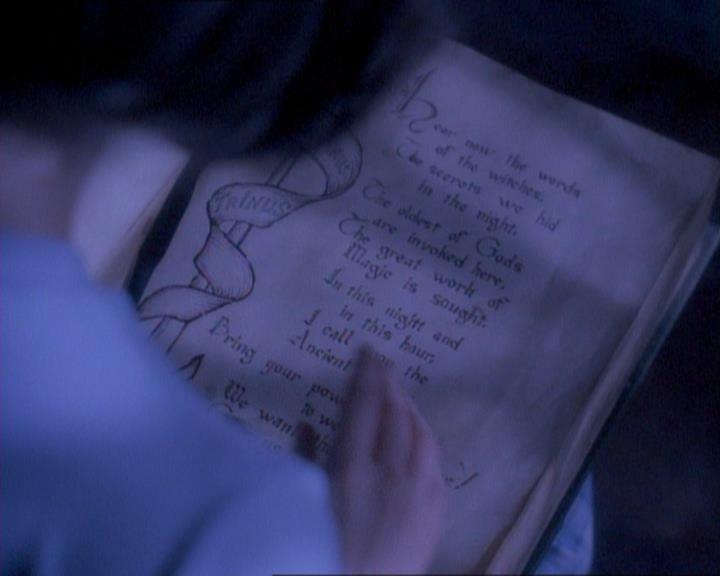 Charmed-Online_dot_net-1x01SomethingWiccaThisWayComes0906.jpg