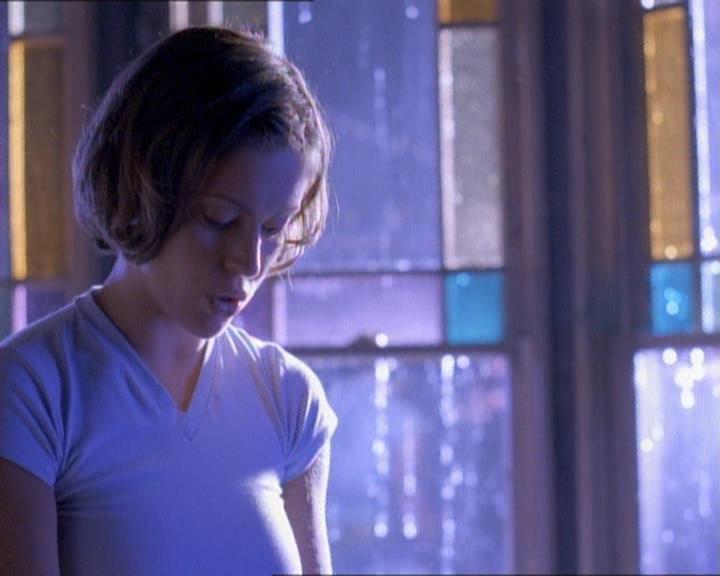 Charmed-Online_dot_net-1x01SomethingWiccaThisWayComes0916.jpg