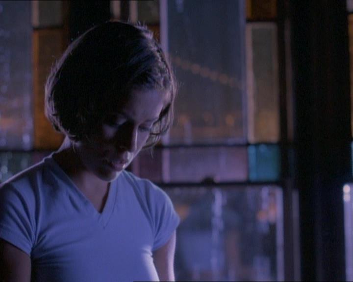 Charmed-Online_dot_net-1x01SomethingWiccaThisWayComes0918.jpg