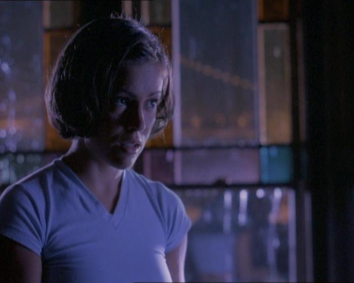 Charmed-Online_dot_net-1x01SomethingWiccaThisWayComes0930.jpg