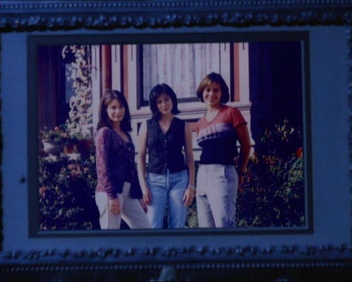 Charmed-Online_dot_net-1x01SomethingWiccaThisWayComes0950.jpg