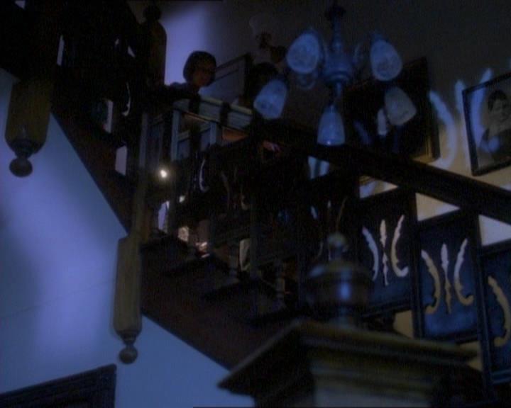 Charmed-Online_dot_net-1x01SomethingWiccaThisWayComes1003.jpg