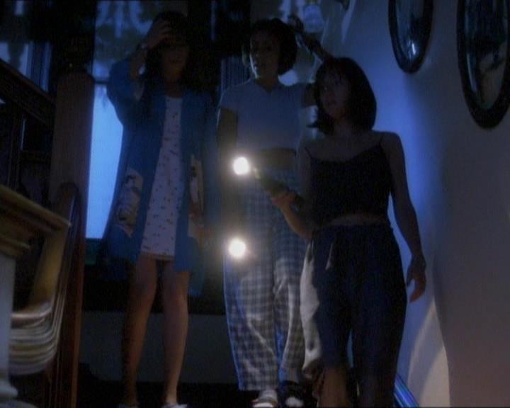 Charmed-Online_dot_net-1x01SomethingWiccaThisWayComes1012.jpg