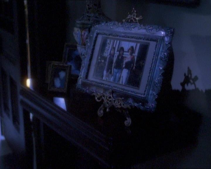 Charmed-Online_dot_net-1x01SomethingWiccaThisWayComes1026.jpg