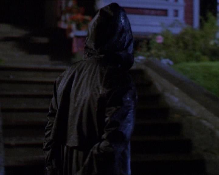 Charmed-Online_dot_net-1x01SomethingWiccaThisWayComes1030.jpg Charmed-Online_dot_net-1x01SomethingWiccaThisWayComes1030.jpg