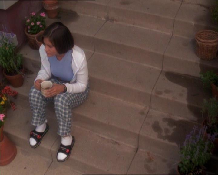 Charmed-Online_dot_net-1x01SomethingWiccaThisWayComes1045.jpg