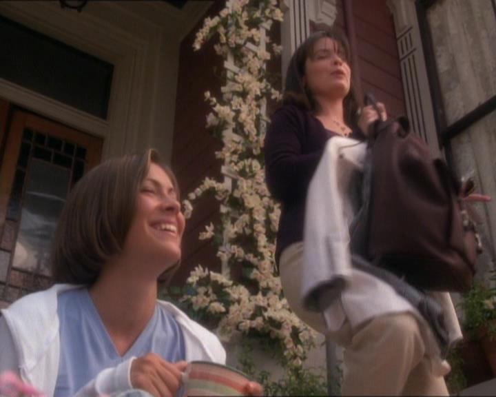 Charmed-Online_dot_net-1x01SomethingWiccaThisWayComes1058.jpg