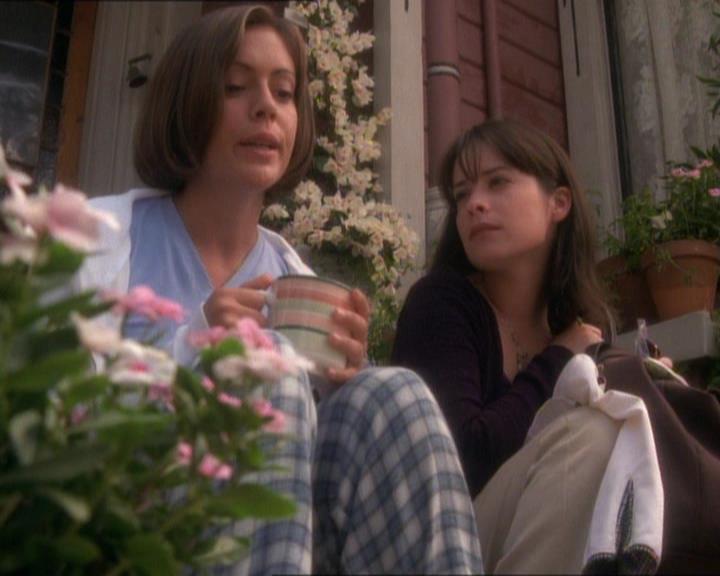 Charmed-Online_dot_net-1x01SomethingWiccaThisWayComes1066.jpg