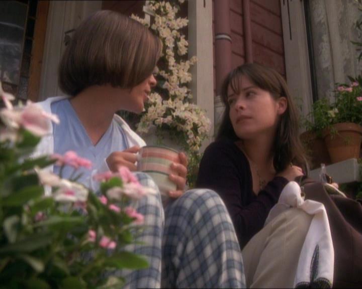 Charmed-Online_dot_net-1x01SomethingWiccaThisWayComes1067.jpg